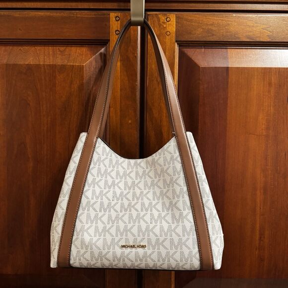 NWT Michael Kors Rosemary Large Signature Logo Shoulder Bag Vanilla/Luggage - Picture 4 of 15